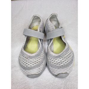 New Balance Minimus Womens Shoes Size 6 Gray W/ Yellow Exercise Light Barefoot